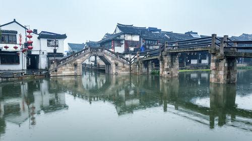 逃出魔术师的房间