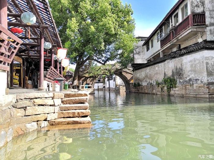 一个只要你不花他太多钱 才会和你在一起的男人？游戏画面